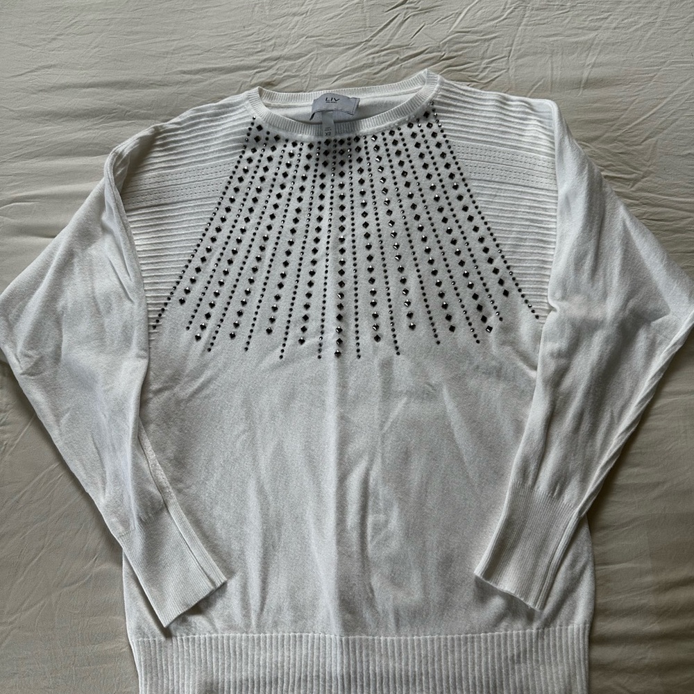 Elegant White Sweater with silver/black Accents